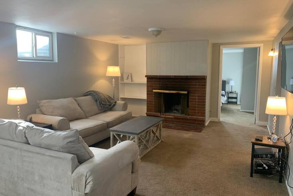 3 King Beds + Bunk Beds On Broadway Villa Littleton Exterior foto
