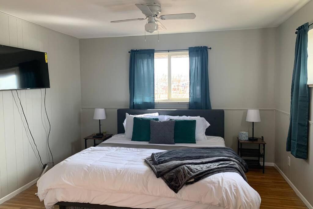 3 King Beds + Bunk Beds On Broadway Villa Littleton Exterior foto
